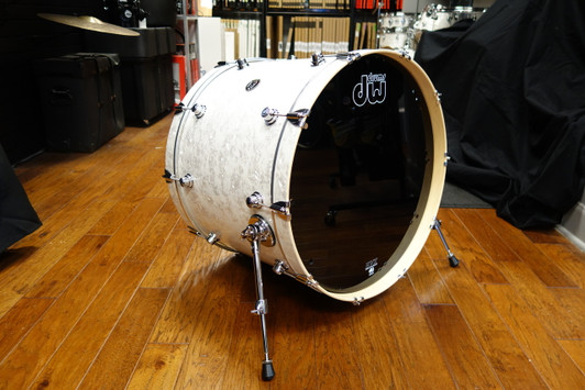 DW Performance Series 18x24 Bass Drum White marine DRPF1824KKWM