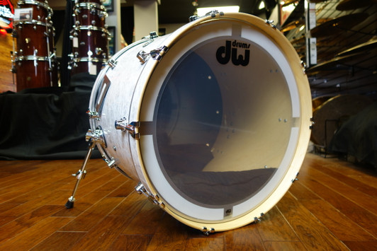 DW Performance Series 18x24 Bass Drum White marine