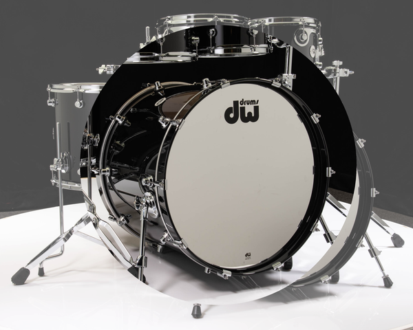 DW Design Series 18x22 Bass Drum Piano Black (DDLG1822KKPB)