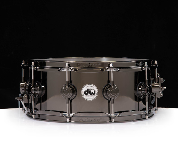 DW Collector's 5.5"x14" Black Nickel over Brass Snare w/Black Nickel HW (DRVB5514SVN)