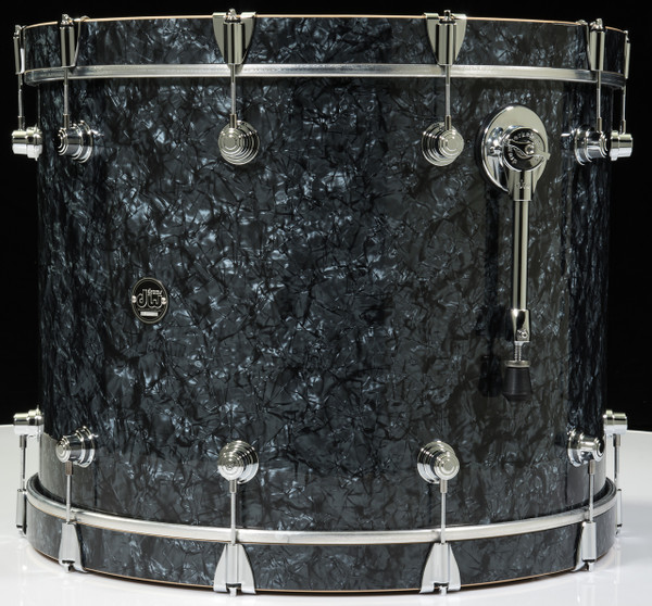 DW Performance Series 18x24 - Black Diamond - Side