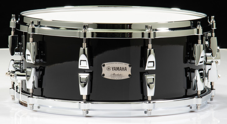 Yamaha Absolute Hybrid Maple 14x6 Snare Drum (Solid Black)