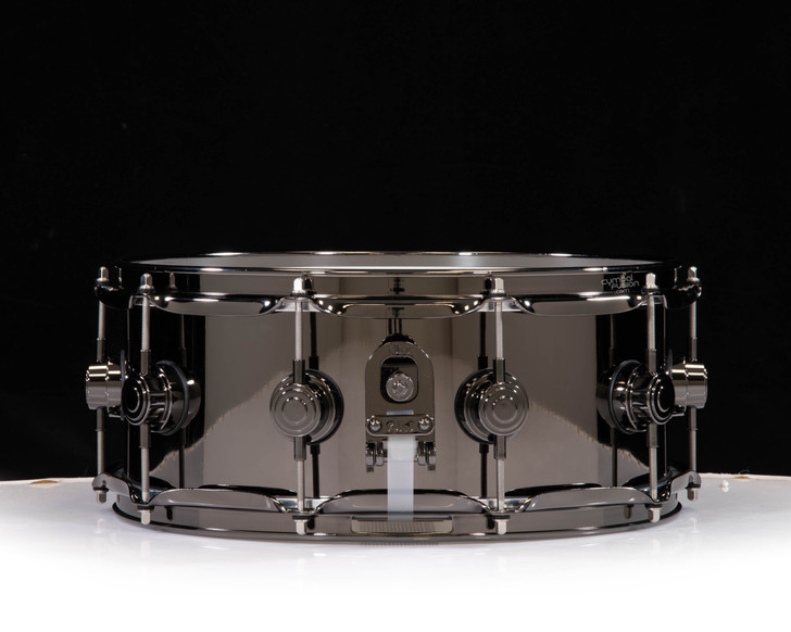 DW Collector's 5.5"x14" Black Nickel over Brass Snare w/Black Nickel HW