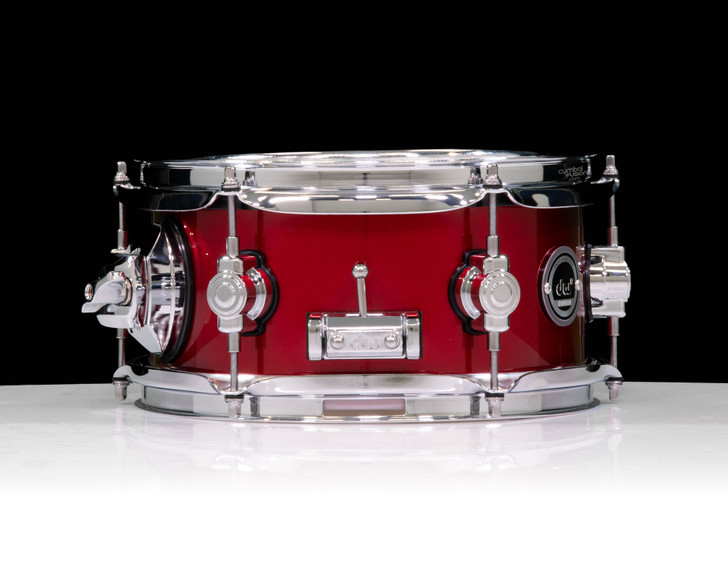 DWe 5x10 Black Cherry Metallic Snare Drum Bundle (Drum, Hub and Software)