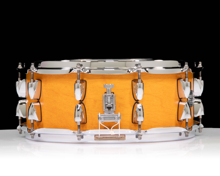 Yamaha Tour Custom 14”x5.5” Maple Snare Drum – Caramel Satin right side view