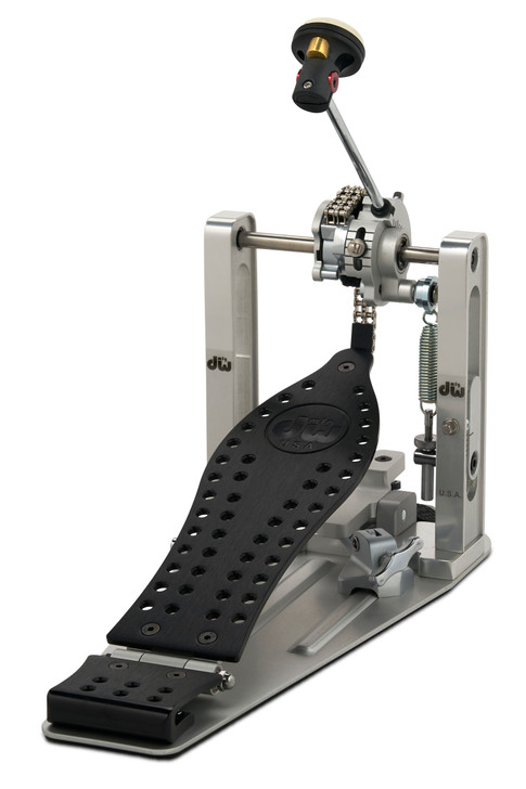 DW Machined Chain Drive Single Bass Drum Pedal w/ Black Footboard (DWCPMCDBK)