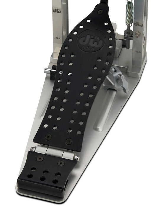 DW Machined Chain Drive Single Bass Drum Pedal w/ Black Footboard (DWCPMCDBK)