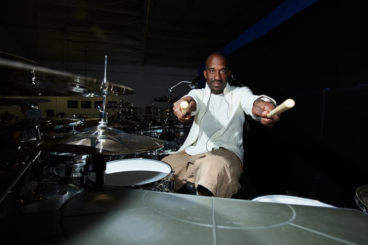 Vater Brian Frasier-Moore Model artist image