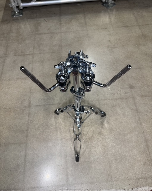 Used DW 9000 Series Double Tom Stand