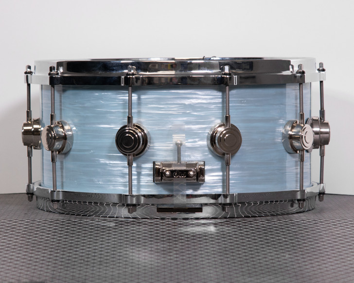 Used DW Contemporary Classic 6.5" x 14" Snare Drum - Blue Oyster