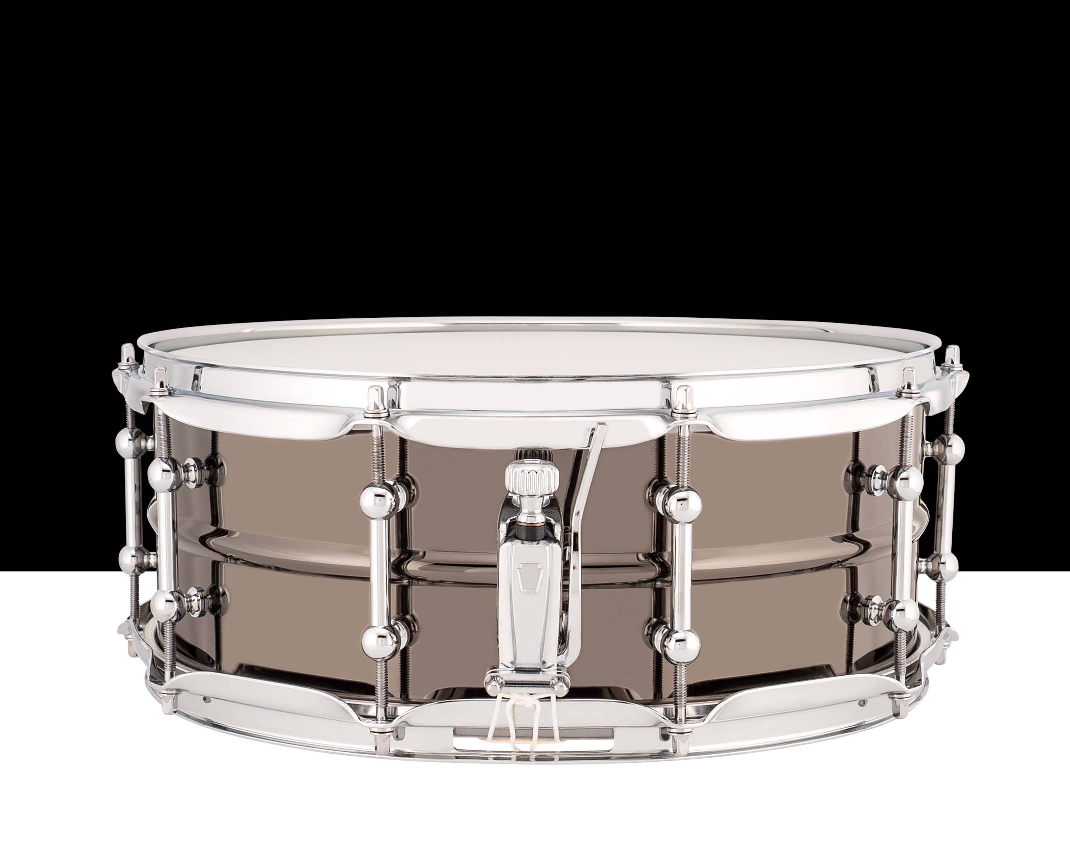 Ludwig 5.5x14 Universal Brass Snare Drum with Chrome (LU5514C)