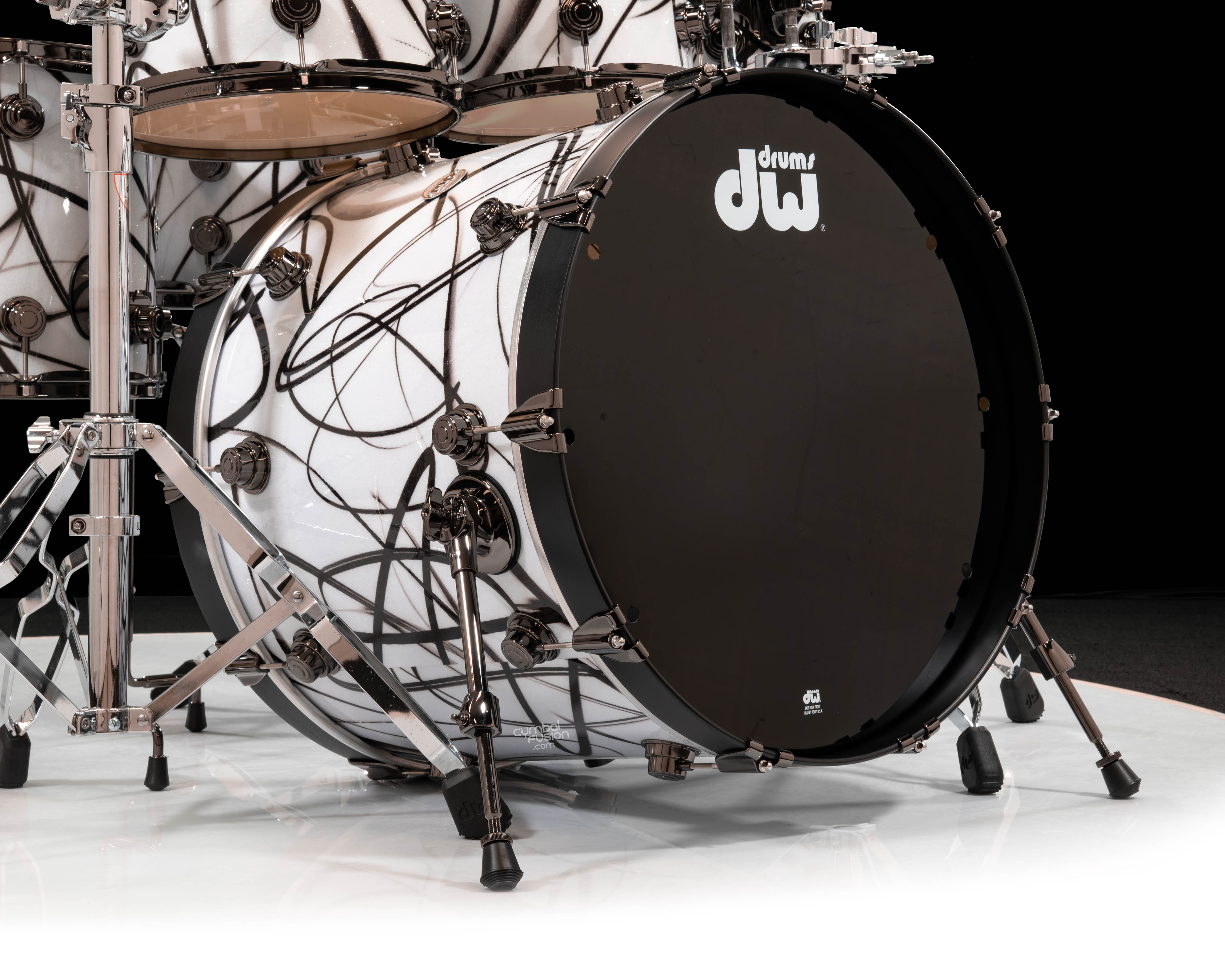 DW Collector's 6pc SSC Maple Kit - White Glass Contrails w/Black