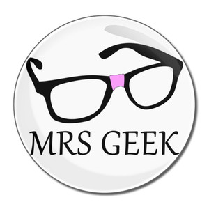 Mrs Geek - Round Compact Mirror Mrs Geek - Round Compact Mirror