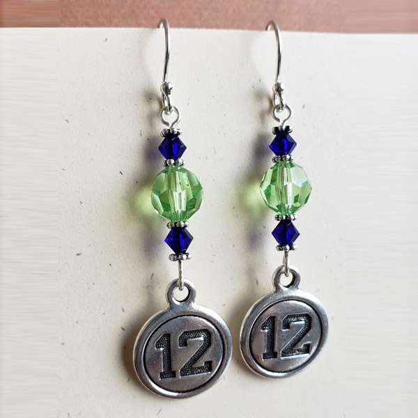 Lady 12 - Go Hawks - Earrings Tutorial Lady 12 - Go Hawks - Earrings Tutorial