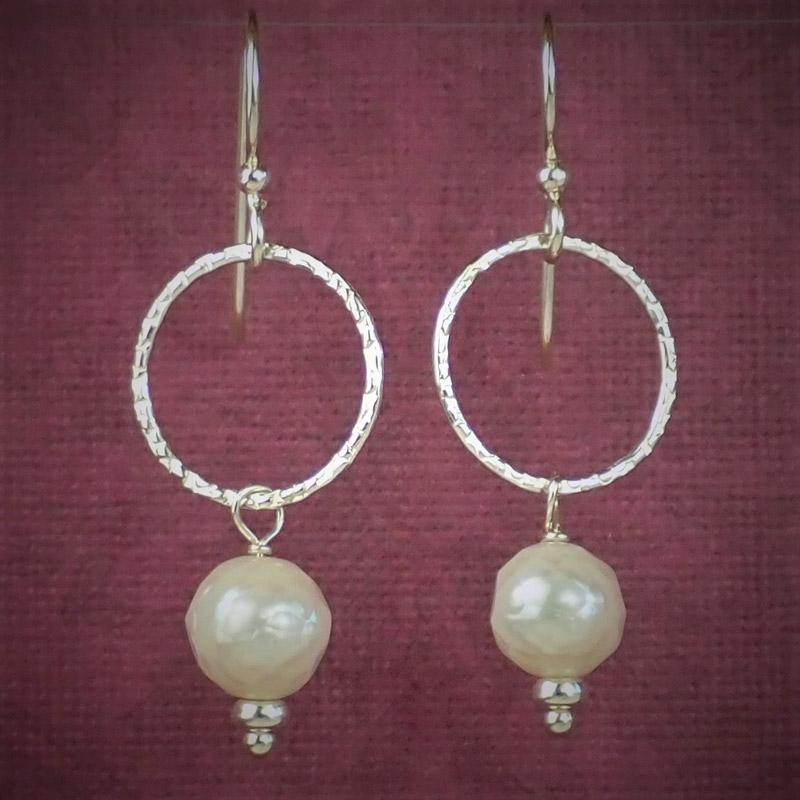 Simply Gorgeous Pearl Earrings Tutorial