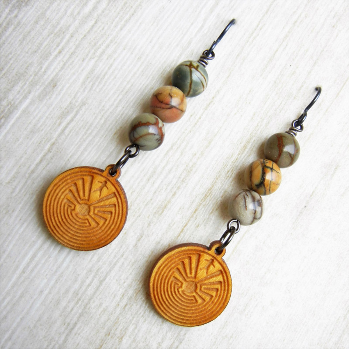 Man in the Maze Earrings Tutorial