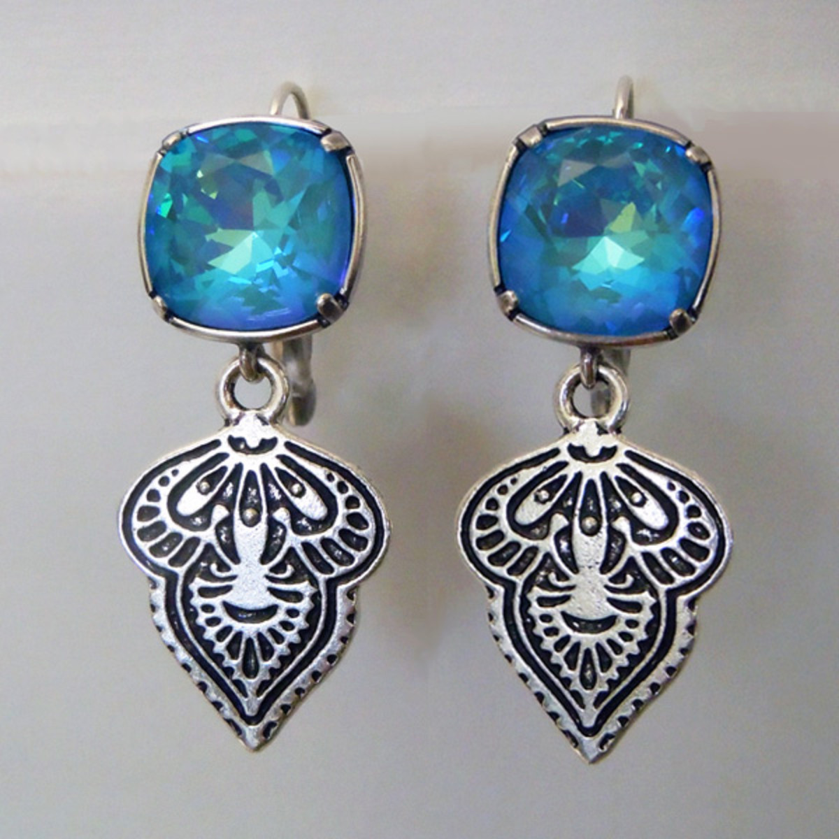 Ultra Blue Mehndi Earrings Tutorial Ultra Blue Mehndi Earrings Tutorial