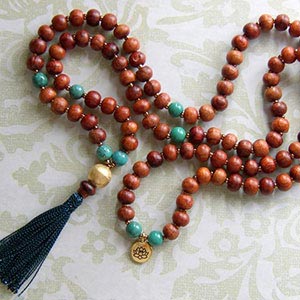 Best Necklace and Bracelet Lengths Best Necklace and Bracelet Lengths