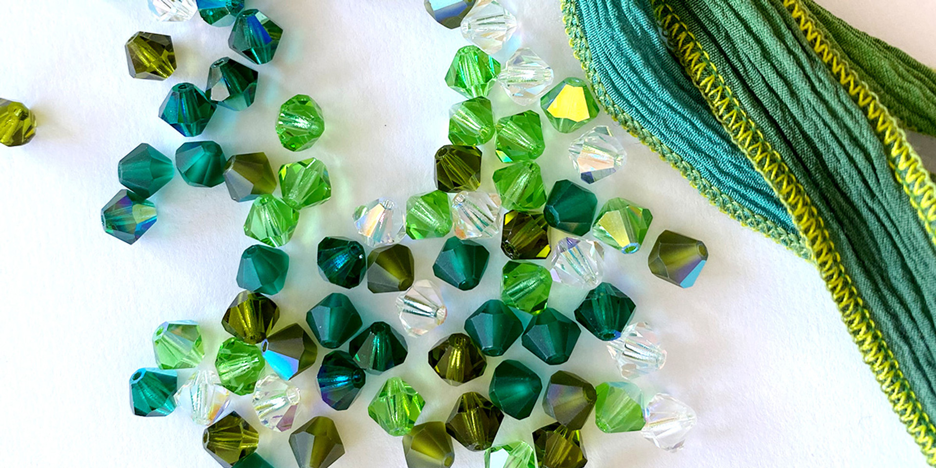 Top Brass Glass Beads 8mm Green