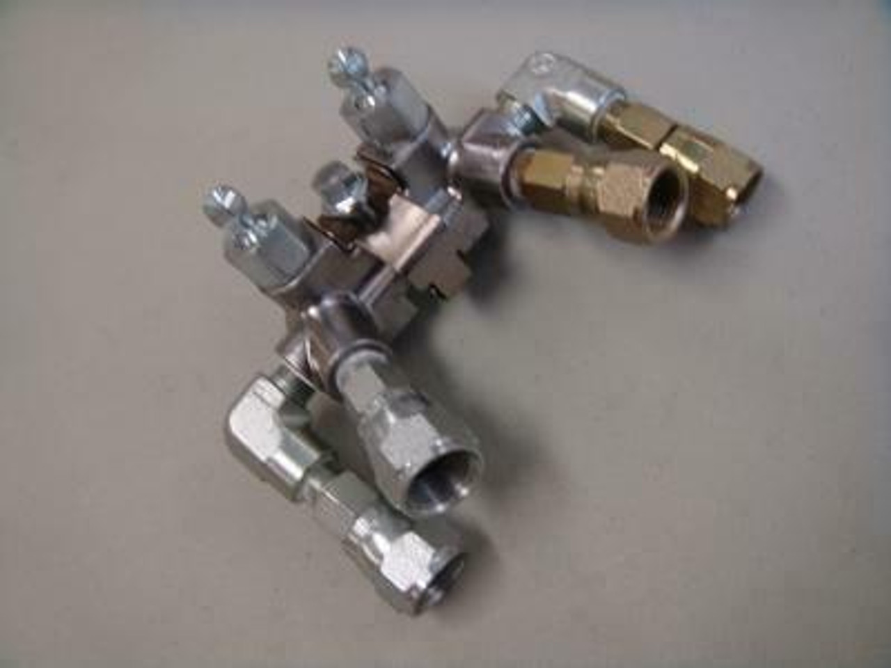 mumu　0418 Graco OEM Fusion AP 249523 Manifold Assembly