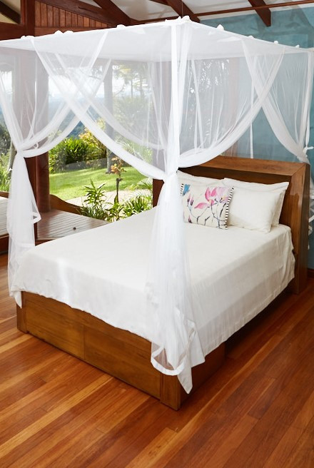 How to Hang a Mosquito Net from the Ceiling — Complete Guide