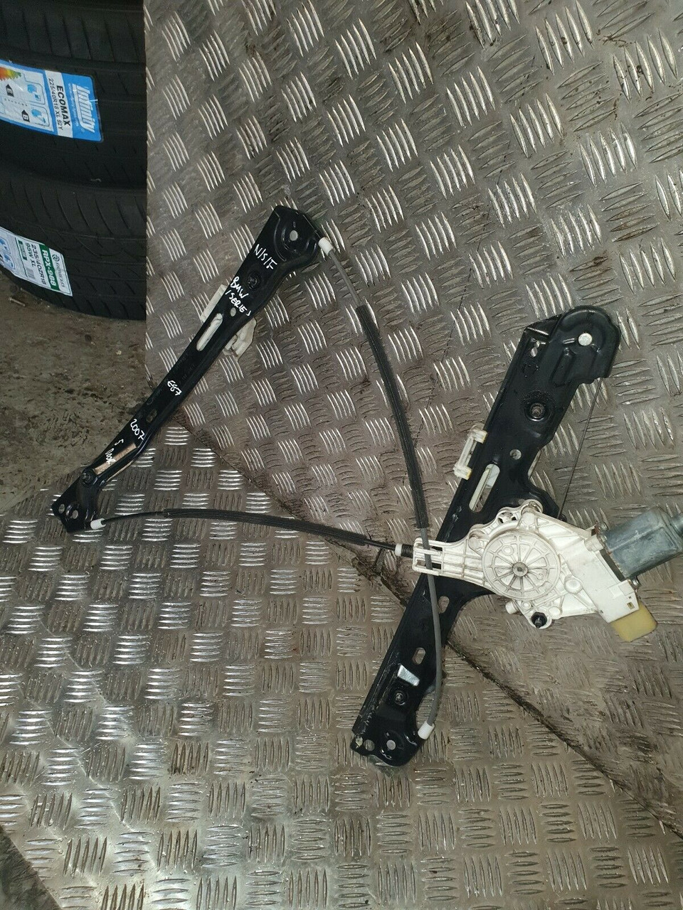 BMW 1 SERIES WINDOW MOTOR + REGULATOR MECHANISM N/S/F PASSENGER E87 5 DOOR DRS Car Parts BMW 1 SERIES WINDOW MOTOR + REGULATOR MECHANISM N/S/F PASSENGER E87 5 DOOR DRS Car Parts