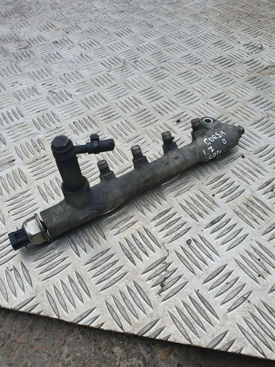 VAUXHALL CORSA D FUEL INJECTOR RAIL 1.7 CDTI DESIGN CLUB 2006 2010