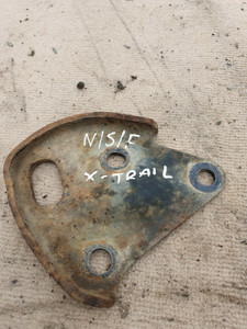 NISSAN X TRAIL N/S/F TOWING EYE BRACKET PASSENGER FRONT (2001-2007) ADVENTURA