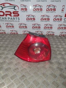 VW GOLF MK5 REAR LIGHT + BULB HOLDER OUTER 5 DOOR PASSENGER NSR 2004 - 2008