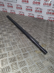 MERCEDES E220 EXTERIOR WINDOW SEAL TRIM PASSENGER (N/S/F) CDI W211 FACELIFT  (2007 -2012)