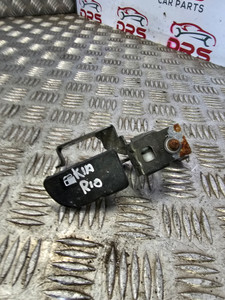 KIA RIO FUEL RELEASE BUTTON HANDLE 1.4 PETROL MK2 (2005 - 2011)