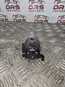 HYUNDAI I30 ELECTRIC WING MIRROR CONTROL SWITCH (2007 - 2012) HYUNDAI I30 ELECTRIC WING MIRROR CONTROL SWITCH (2007 - 2012)