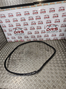 MINI (BMW) COOPER COUNTRYMAN RUBBER TRIM OSR DRIVERS REAR 1.6 PETROL 2010-2016