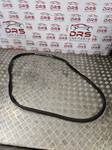 MINI (BMW) COOPER COUNTRYMAN RUBBER TRIM NSF PASSENGER FRONT 1.6 PETROL 2010-2016