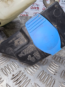 AUDI A4 WINDSCREEN WASHER BOTTLE TANK RESERVOIR B8 2.0 TDI DSG 2008 - 2012