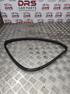 LAND ROVER FREELANDER WINDOW RUBBER SEAL NSR PASSENGER REAR (1997 - 2006)