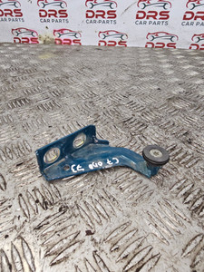 RENAULT KANGOO SLIDING DOOR HINGE NS PASSENGER LEFT MK1 1.4 AUTO 1999 - 2007