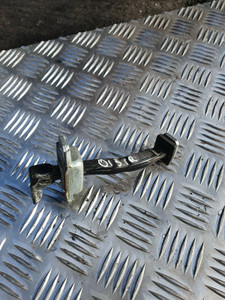 KIA CEED DOOR CHECK STRAP HINGE DRIVERS REAR O/S/R ECODYNAMICS 61 REG 2011