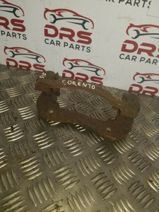 KIA SORENTO PASSENGER BRAKE CALIPER CARRIER N/S/F 2.5 DIESEL