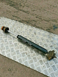 BMW 120D SUSPENSION SHOCK ABSORBER PASSENGER REAR E88 CONVERTIBLE CABRIO BMW 120D SUSPENSION SHOCK ABSORBER PASSENGER REAR E88 CONVERTIBLE CABRIO