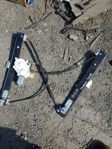 FORD MONDEO WINDOW MOTOR AND MECHANISM (DRIVERS FRONT) O/S/F 2008
