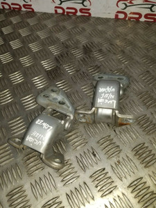TOYOTA LUCIDA DOOR HINGES UPPER + LOWER PASSENGER N/S/F ESTIMA (1990 - 1999)