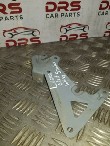 TOYOTA LUCIDA WING PANEL BRACKET SUPPORT DRIVERS O/S ESTIMA 1990 - 1999