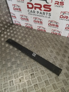 JEEP CHEROKEE DRIVERS FRONT DOOR SEAL TRIM O/S/F 4.0 PETROL (1984 - 2001)