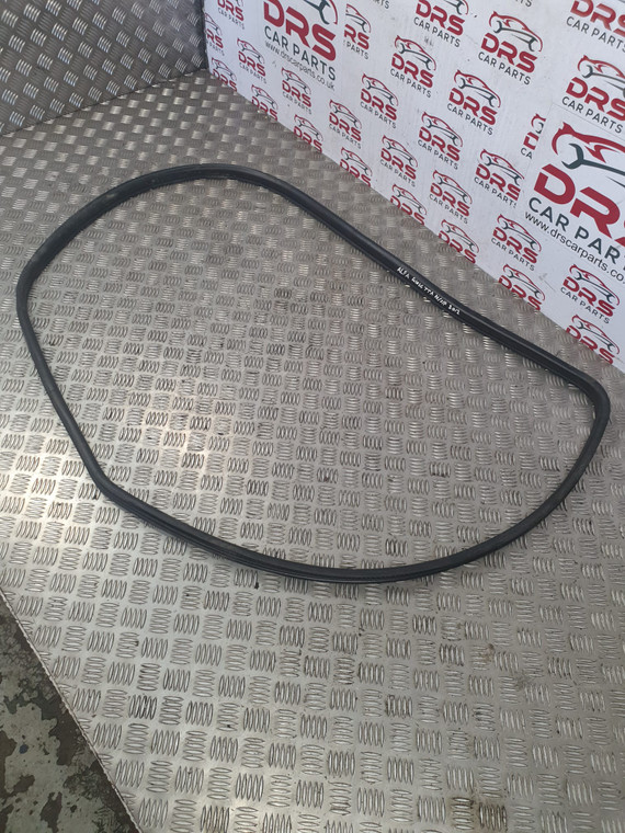 ALFA ROMEO GIULIETTA RUBBER SEAL PASSENGER SIDE FRONT (N/S/F) 2.0 DIESEL JTDM (2010 - 2015)