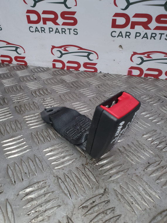 SKODA ROOMSTER  SEATBELT BUCKLE REAR CENTER 2 1.6 TDI CAY SCOUT (2006 - 2015)