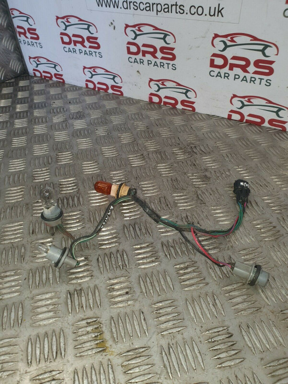 MITSUBISHI LANCER SPORT REAR BULB HOLDER + LOOM PASSENGER NSR 2007