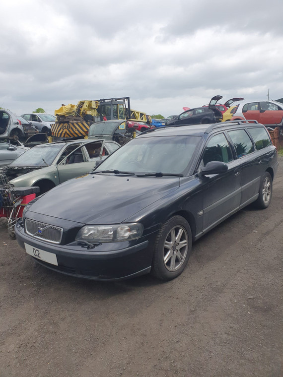 VOLVO V70 2.4 170 S 5 DOOR AUTO 2.5 PETROL (2002)