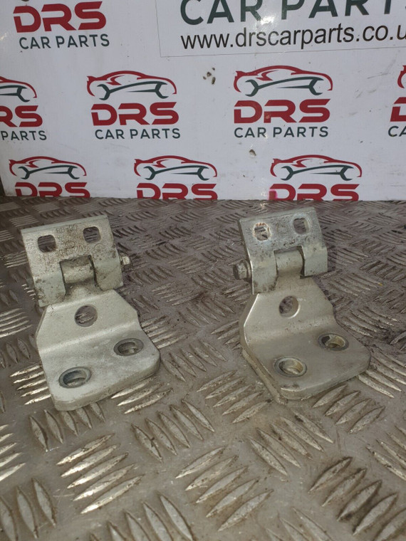 BMW X3 DOOR HINGES E83 UPPER + LOWER PAIR PASSENGER FRONT NSF 2004 - 2010