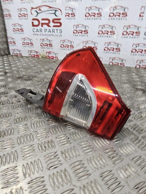 FORD GALAXY MK3 REAR LIGHT +BULB HOLDER (OUTER) PASSENGER NSR (2010 - 2015) 